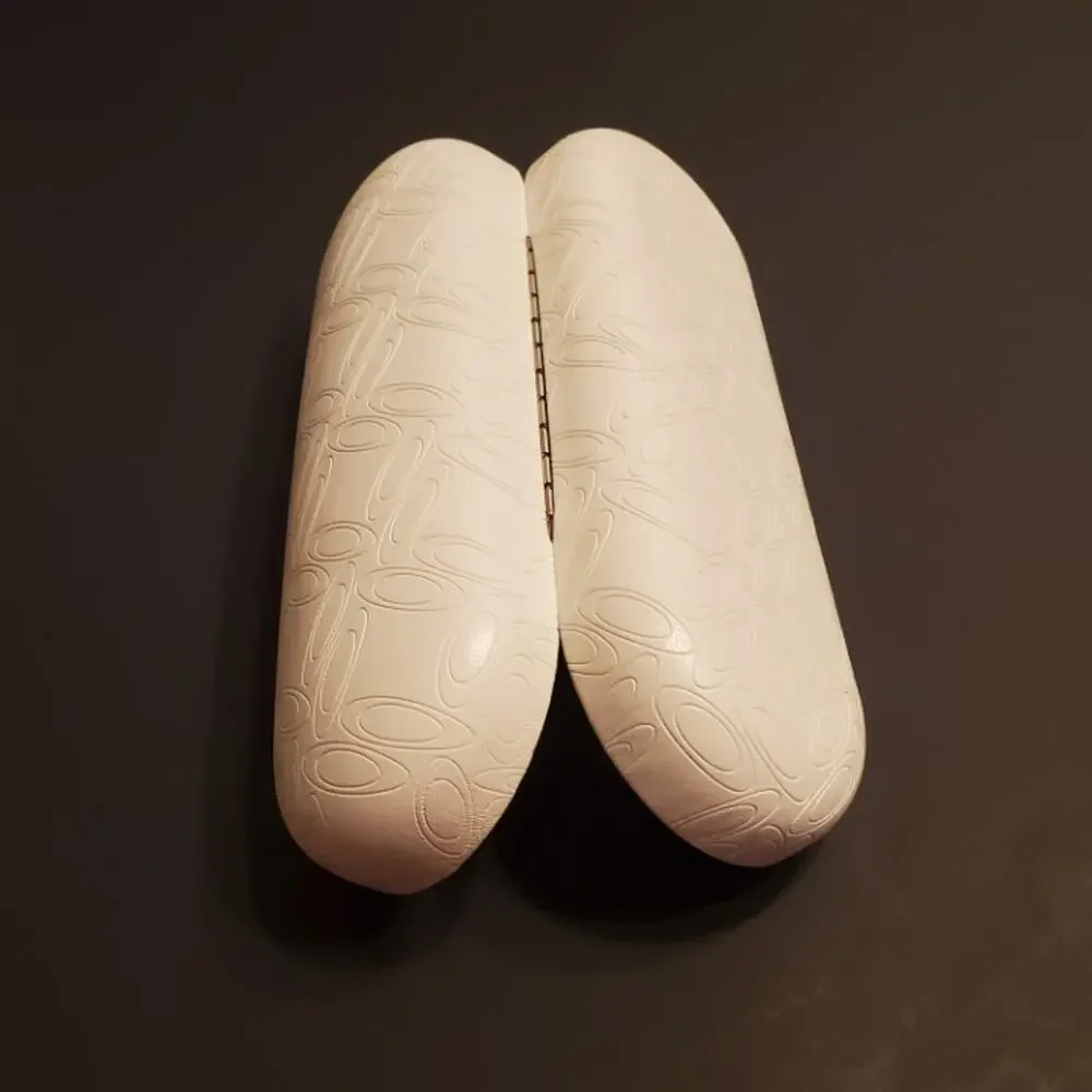 Oakley white hard clamshell sunglasses eyeglasses case.
